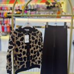 TRİKO LEOPAR DESENLİ HIRKALI TAKIM
