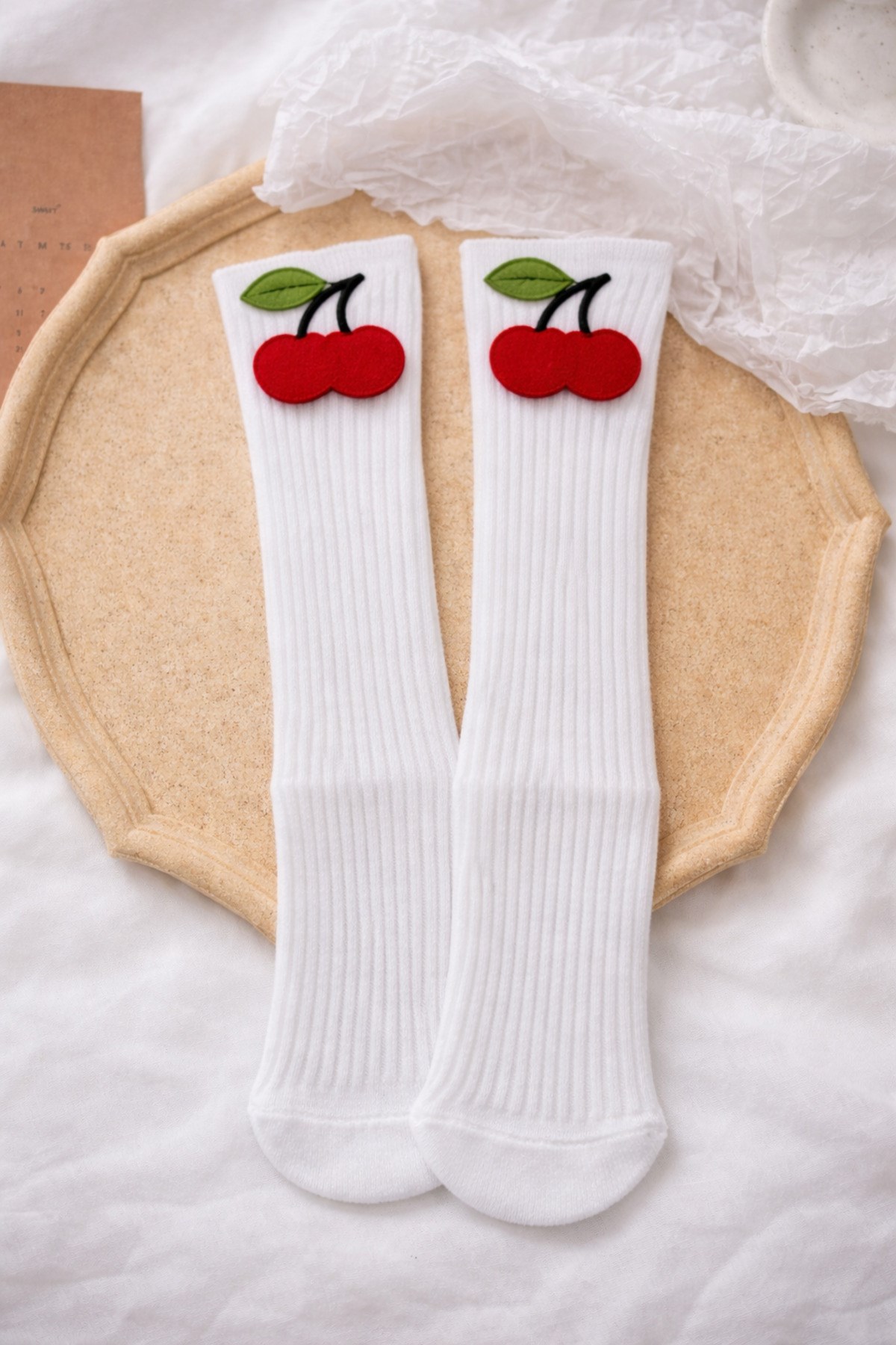 Kız Çocuk Beyaz Ribana Diz Altı Kiraz Keçeli Çorap