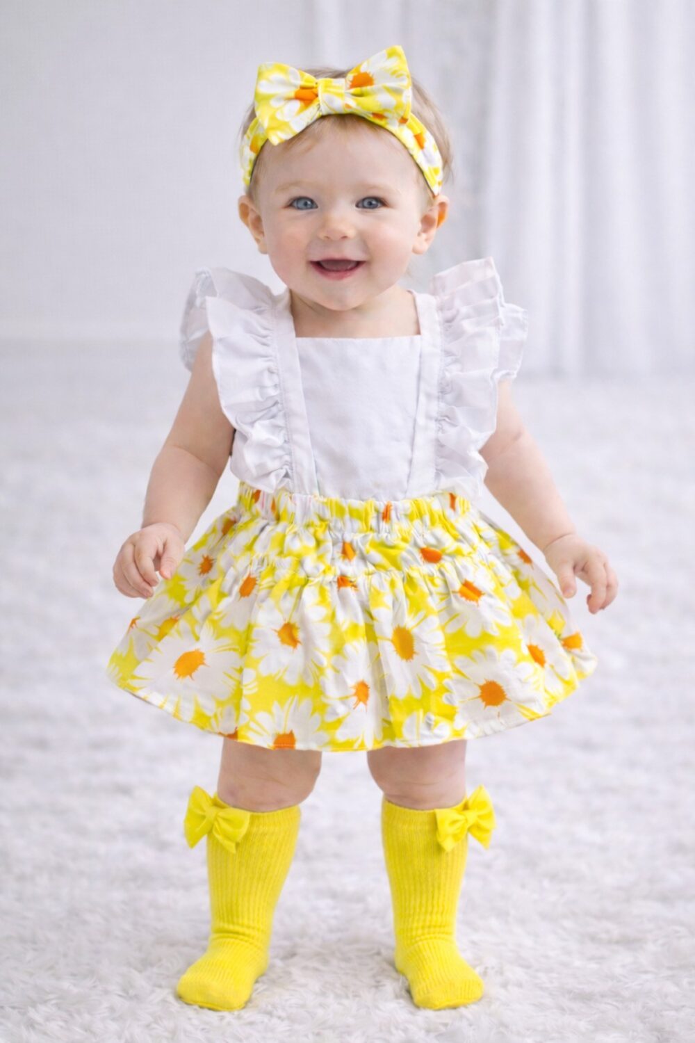 Sarı Papatya Desenli Kız Bebek Slopet Bandana Ve Sarı Fiyonk Çorap Set